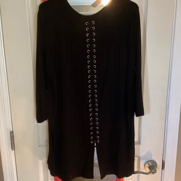 Too - Picture 2 of 3